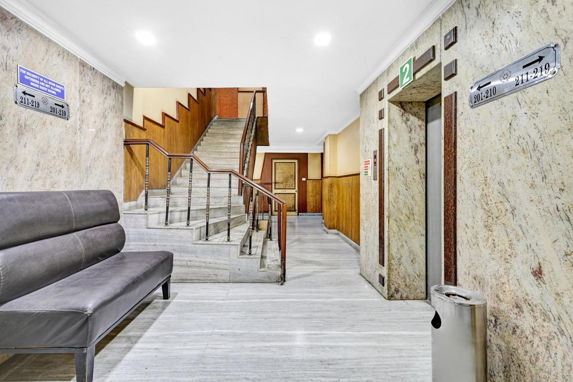 Super Townhouse Oak Hotel Belsons Taj Mahal Secunderabad Экстерьер фото