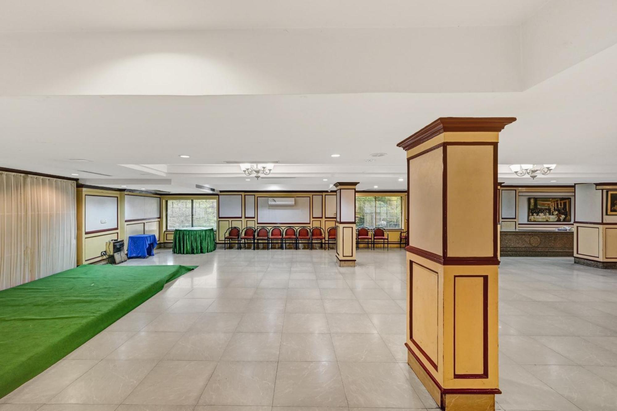 Super Townhouse Oak Hotel Belsons Taj Mahal Secunderabad Экстерьер фото