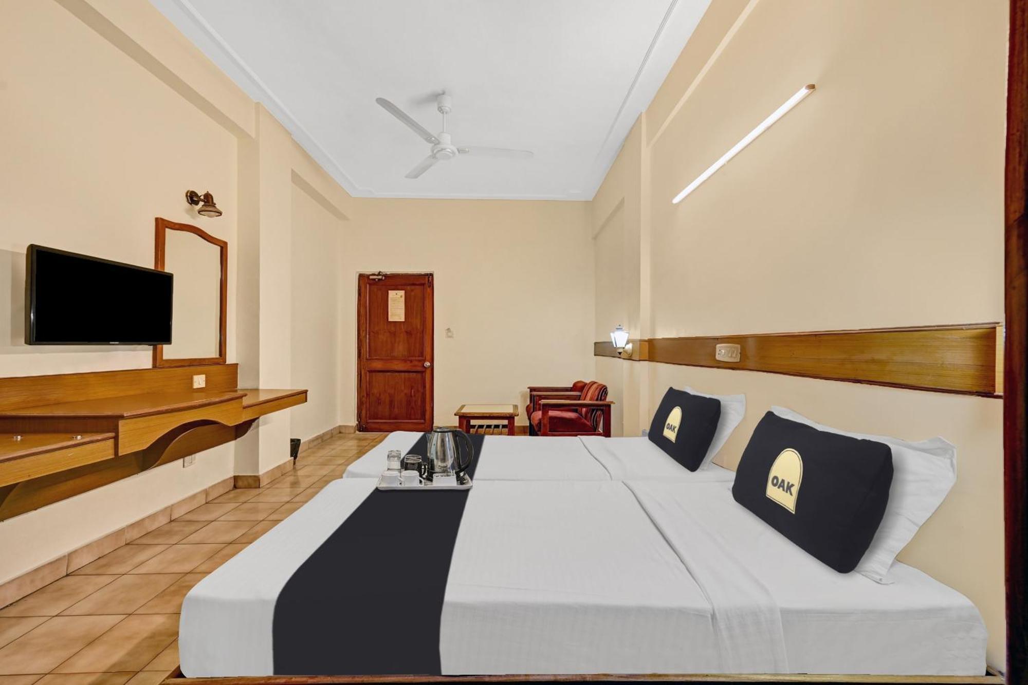 Super Townhouse Oak Hotel Belsons Taj Mahal Secunderabad Экстерьер фото