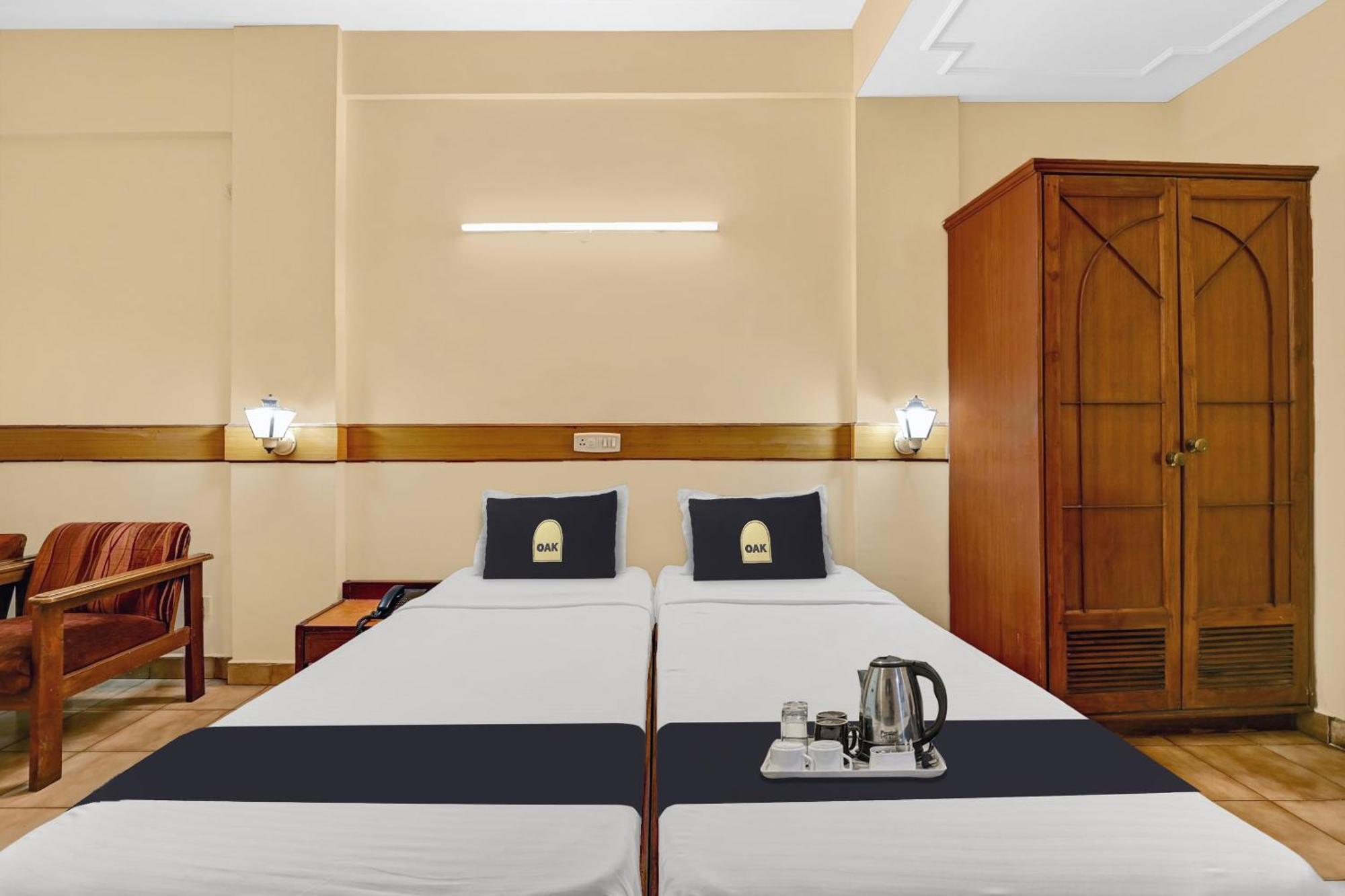 Super Townhouse Oak Hotel Belsons Taj Mahal Secunderabad Экстерьер фото