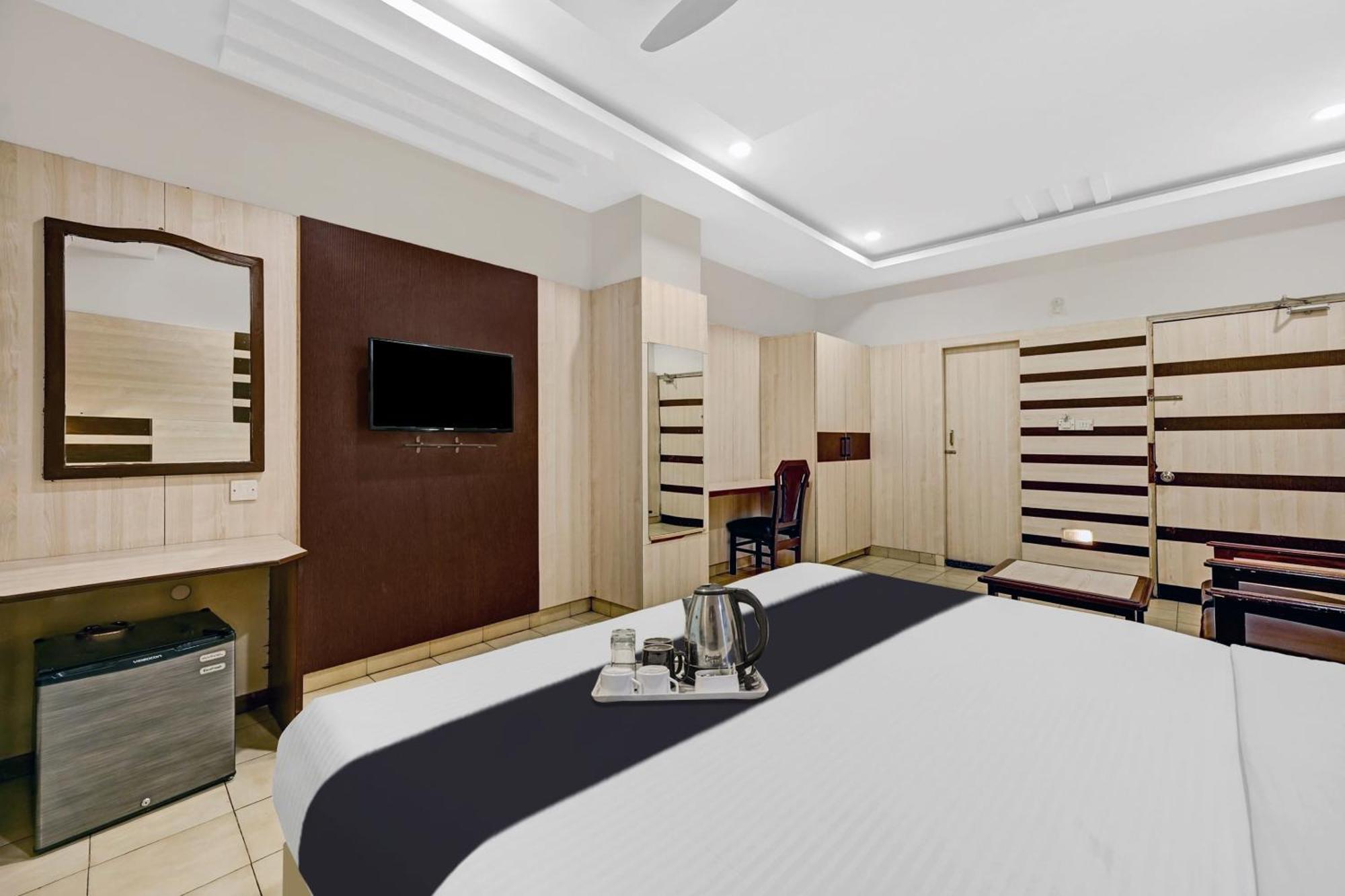 Super Townhouse Oak Hotel Belsons Taj Mahal Secunderabad Экстерьер фото